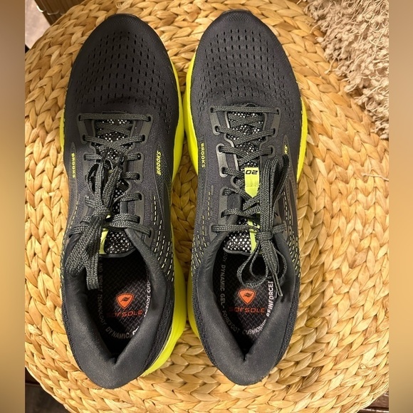 UEC BROOKS MEN’S Glycerin Black & Neon Running Shoes Sneakers Size 14 - Picture 3 of 11